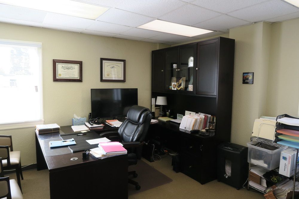 Walnut Hill Center: 185 N Hill Ave, Pasadena, CA 91106
